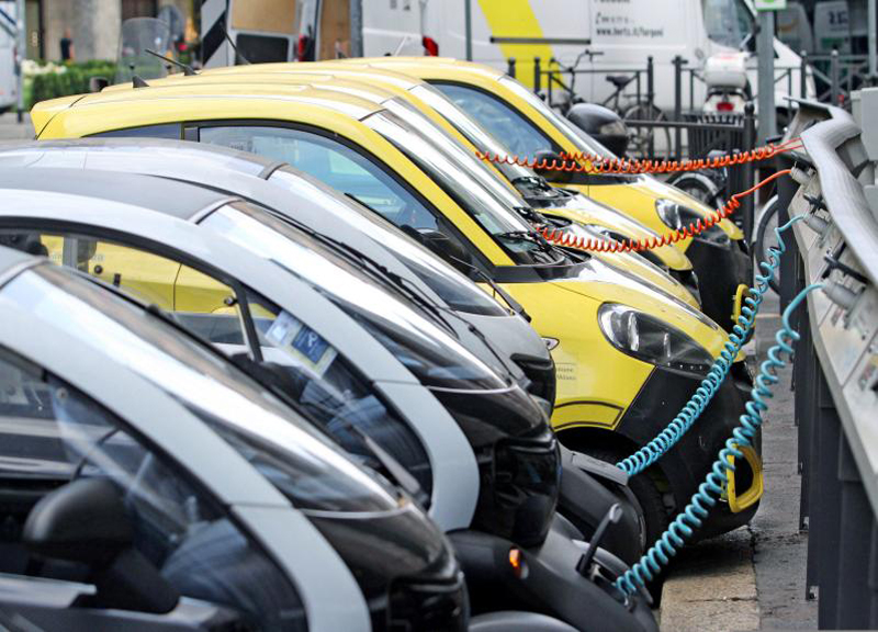 Galleria foto 'Auto elettriche, come spendere meno. Prezzi scontati e ricariche domestiche' - foto 1