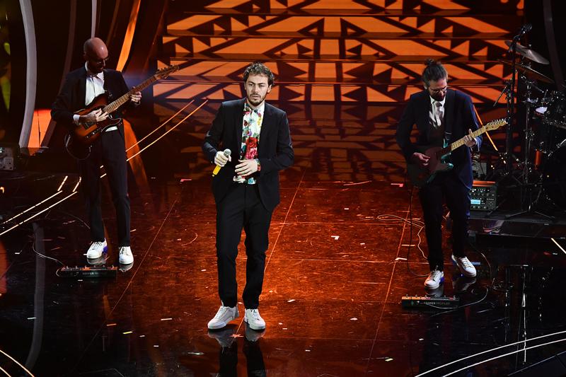 Sanremo 2020, Pinguini Tattici Nucleari conquistano l’Ariston con ‘Ringo Starr’ e… Ritorno al Futuro Sanremo 2020, Pinguini Tattici Nucleari conquistano l’Ariston con ‘Ringo Starr’ e… Ritorno al Futuro