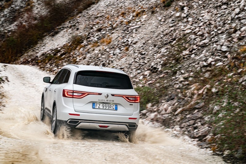 Renault Koleos si impreziosisce e strizza l’occhio all’off road Renault Koleos si impreziosisce e strizza l’occhio all’off road