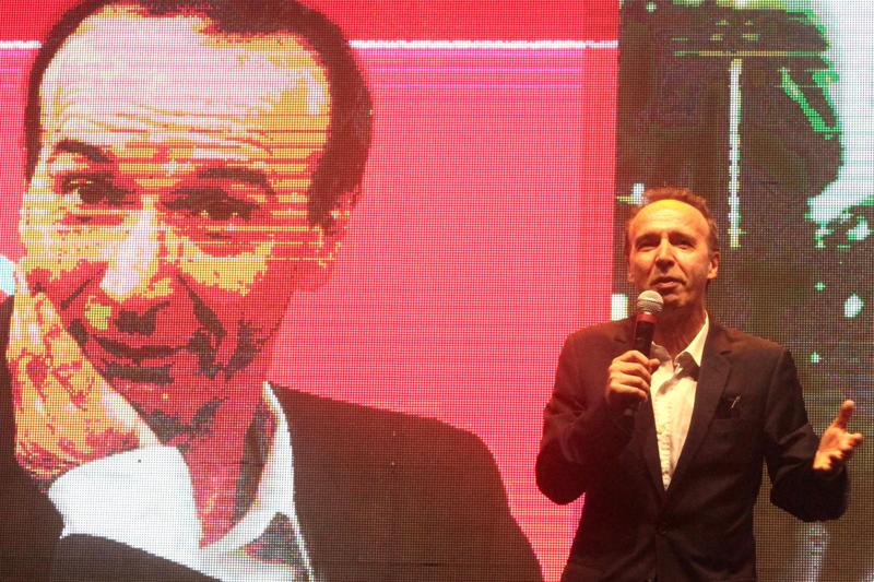 Ascolti tv, Sanremo 2020: ricco compenso a Benigni per storpiare la Bibbia Ascolti tv, Sanremo 2020: ricco compenso a Benigni per storpiare la Bibbia