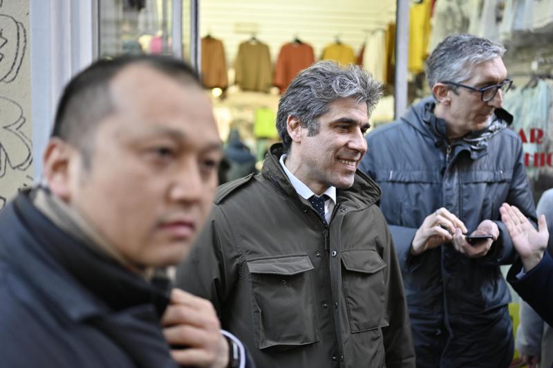 Coronavirus, Fontana nella Chinatown milanese. FOTO Coronavirus, Fontana nella Chinatown milanese. FOTO