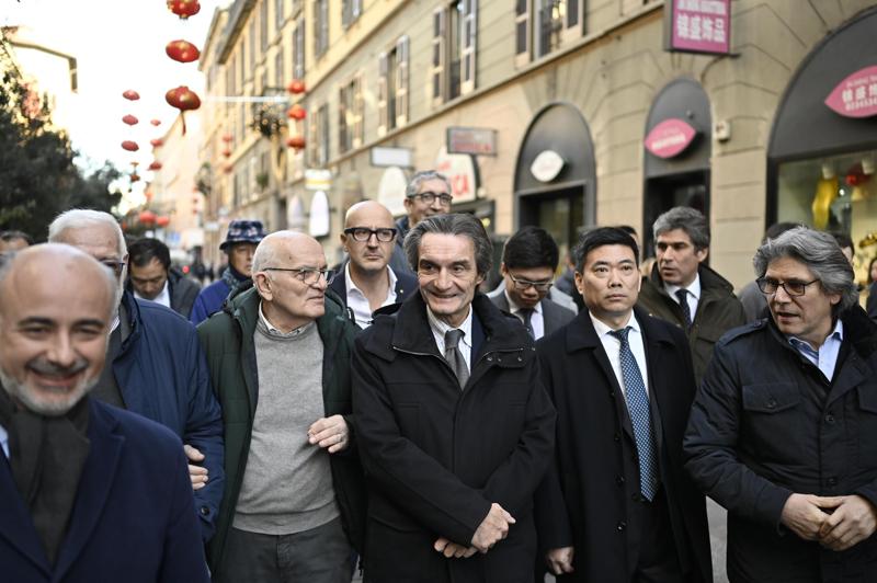 Coronavirus, Fontana nella Chinatown milanese. FOTO Coronavirus, Fontana nella Chinatown milanese. FOTO