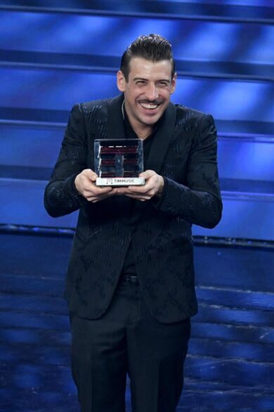 Francesco Gabbani vince il premio TIMMUSIC al 70° Festival di Sanremo