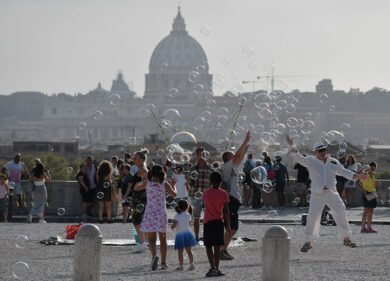 Raggi ipoteca Roma per altri 3 anni. L’Estate Romana 2020 profuma di elezioni