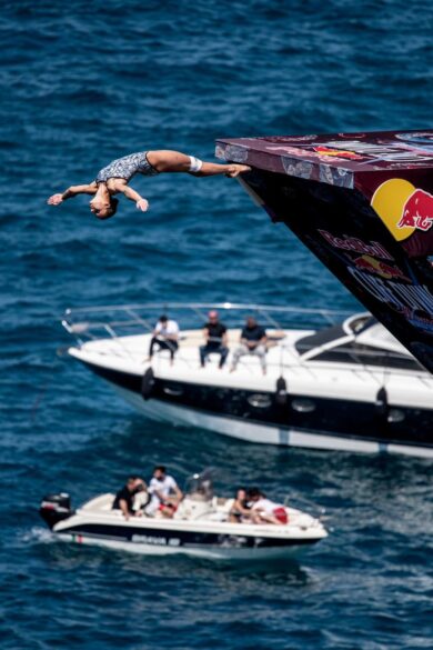 Red Bull Cliff Diving World Series, tuffi spettacolari a Polignano a Mare