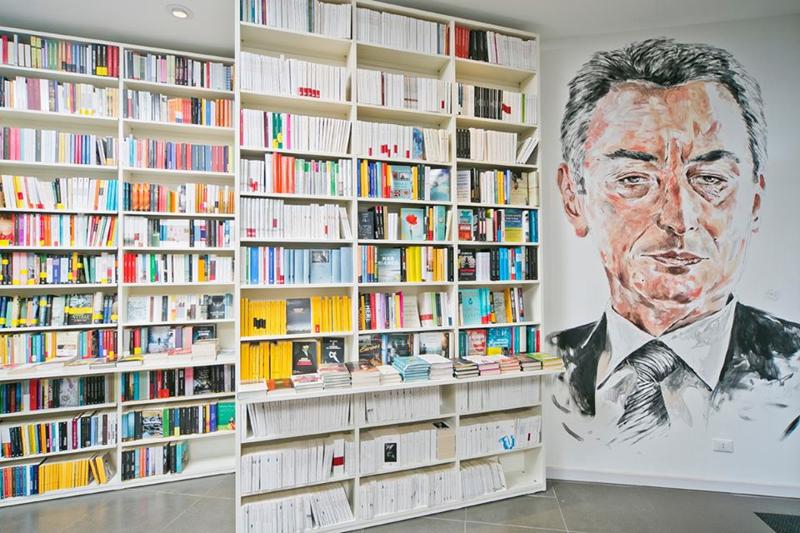 L’appello della libreria Paravia su Facebook: “Aiutateci a vendere gli arredi” L’appello della libreria Paravia su Facebook: “Aiutateci a vendere gli arredi”