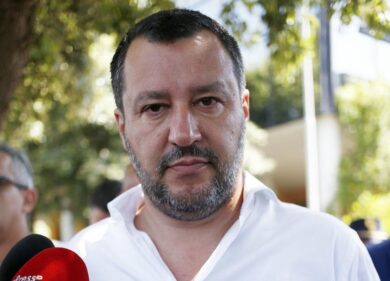 Salvini a processo, il web non ci sta: “Morte sua vita loro”