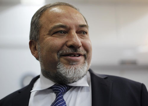 Israele, Lieberman pronto a governare con Gantz: scacco matto a Netanyahu? Israele, Lieberman pronto a governare con Gantz: scacco matto a Netanyahu?