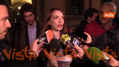 Sardina della Basilicata contesta i leader nazionali e gli porta dell’aglio