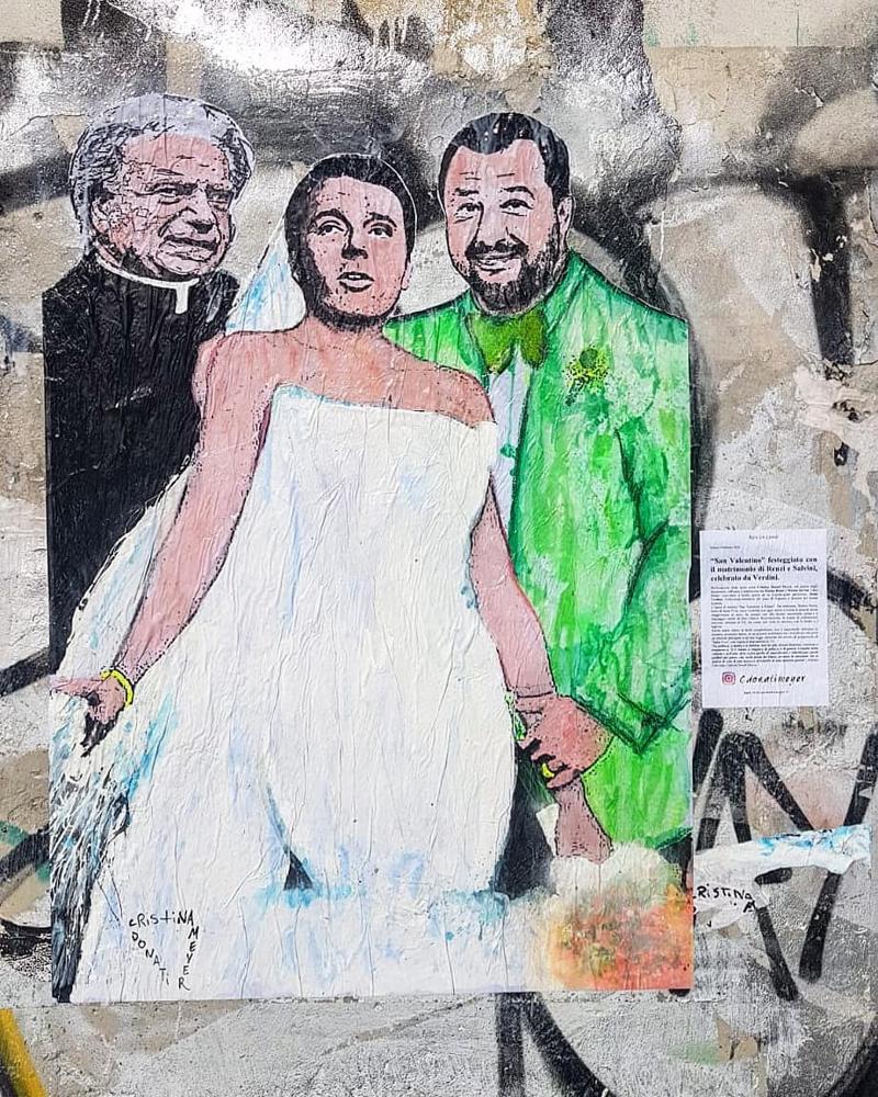 Street art, provocazione sui Navigli: murales ‘Salvini e Renzi oggi sposi’ Street art, provocazione sui Navigli: murales ‘Salvini e Renzi oggi sposi’