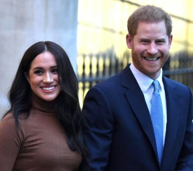 Harry e Meghan licenziano tutto lo staff e chiudono l’ufficio in Inghilterra