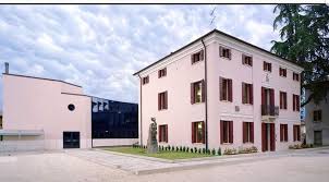 Spunta l’assessore alla solitudine. “Contrastiamo una vita da robot”