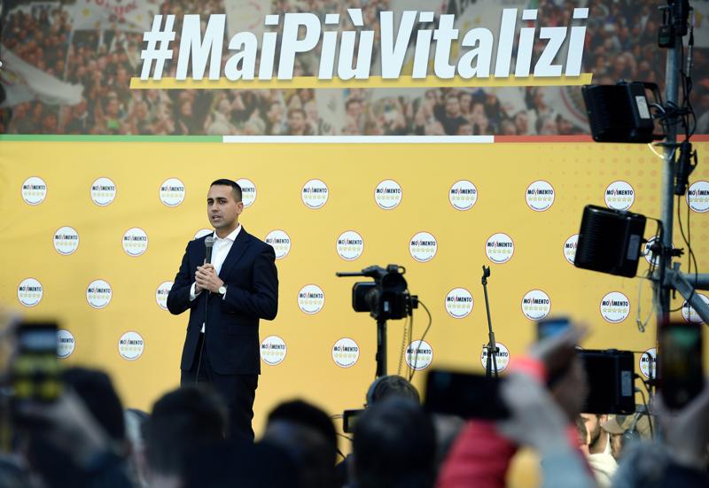 Galleria foto 'Vitalizi, M5s in piazza a Roma: “Stop ai privilegi della politica”' - foto 1