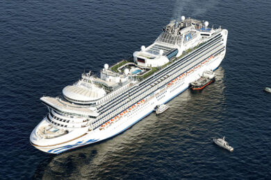 Coronavirus, Di Maio: “Volo per i 35 italiani sulla nave Diamond Princess”
