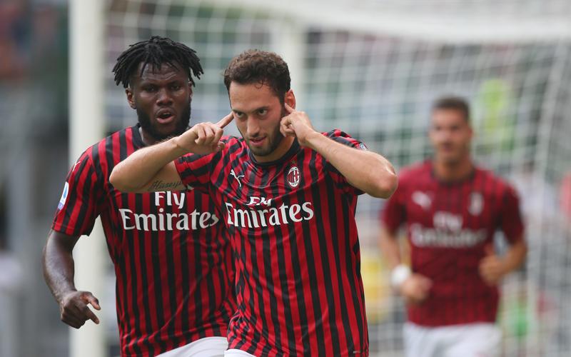 Calhanoglu infortunato: niente Milan-Torino per Hakan