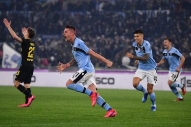 Lazio-Inter 2-1, è l’anti-Juve. Immobile e Milinkovic, gol e sogno scudetto