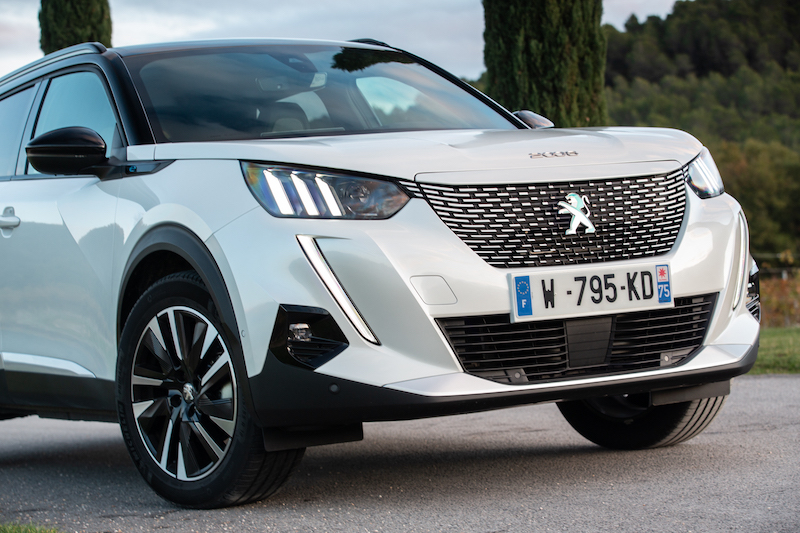 Le Peugeot e-208 e suv e-2008,sono guidabile anche dai neopatentati Le Peugeot e-208 e suv e-2008,sono guidabile anche dai neopatentati