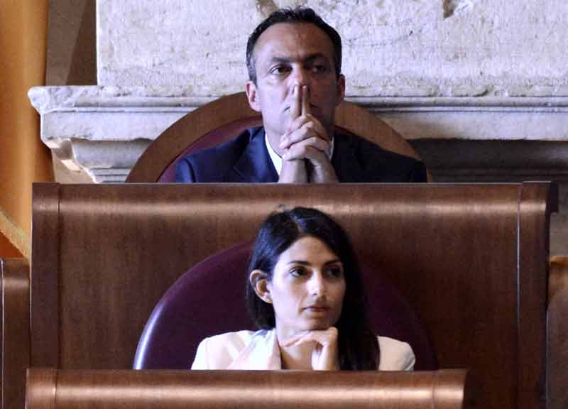 Stadio Roma: tra Raggi e De Vito esplode l’amore. Le capriole dell’M5S romano