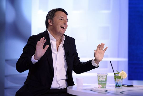Air Force, si indaga per truffa. Le lettere sulla “fretta” di Renzi Air Force, si indaga per truffa. Le lettere sulla “fretta” di Renzi