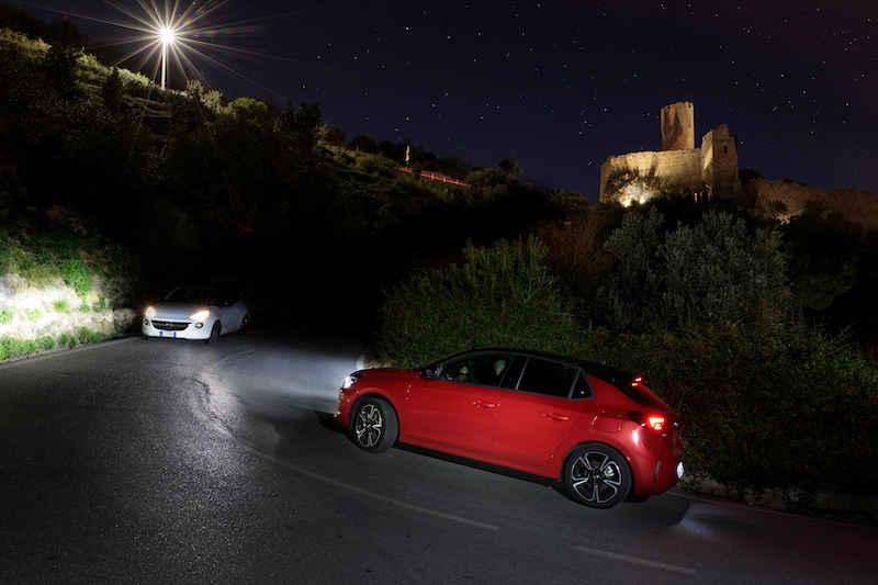 Sulla nuova Opel Corsa debuttano i fari a Matrice di LED Sulla nuova Opel Corsa debuttano i fari a Matrice di LED