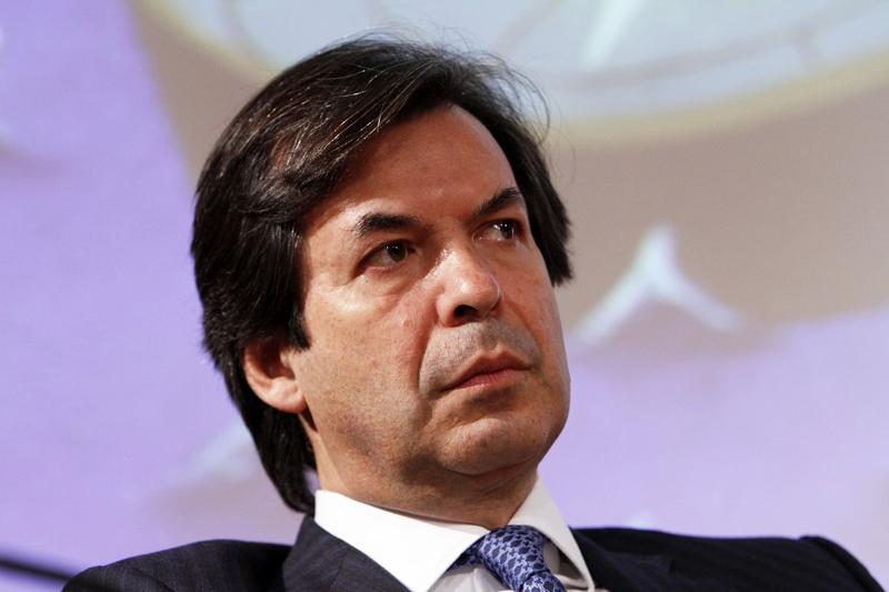 Intesa, Ubi studia la difesa.Ma Messina: “Zero probabilità di aumentare l’Ops” Intesa, Ubi studia la difesa.Ma Messina: “Zero probabilità di aumentare l’Ops”
