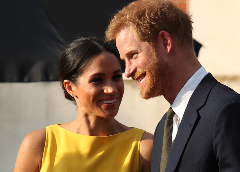 Harry e Meghan addio al marchio Sussex Royal: ‘Divieto della Regina’