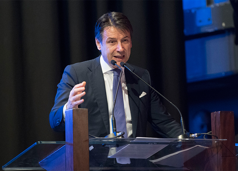 Conte: “Vedrò Renzi settimana prossima. Cercare altre maggioranze? Improprio” Conte: “Vedrò Renzi settimana prossima. Cercare altre maggioranze? Improprio”