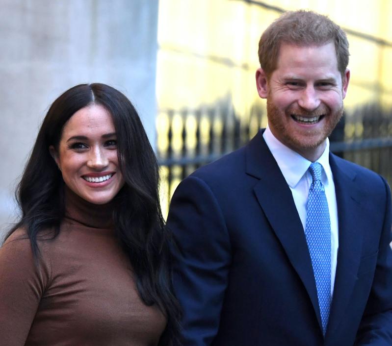 Harry e Meghan addio al marchio Sussex Royal: ‘Divieto della Regina’