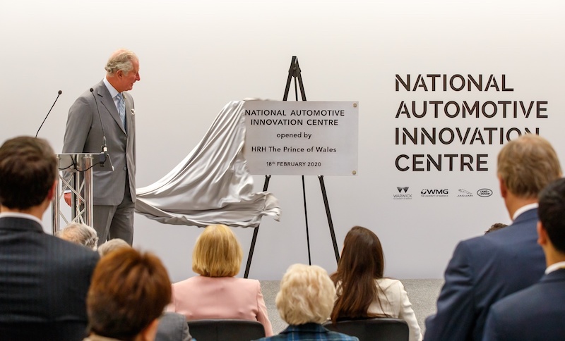 il Principe Carlo inaugura il nuovo centro di ricerca automobilistica in GB il Principe Carlo inaugura il nuovo centro di ricerca automobilistica in GB