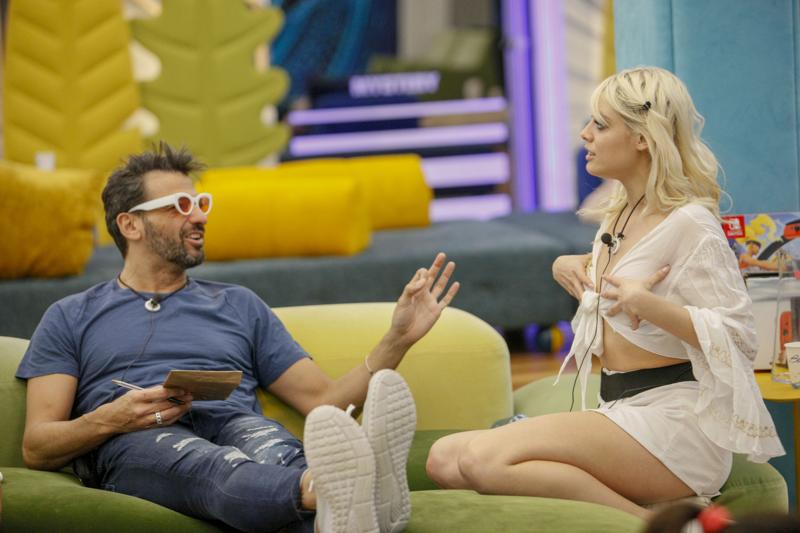 Grande Fratello Vip 4, ASIA VALENTE SQUALIFICATA? HA RIVELATO AI VIPPONI CHE..  Gf Vip 4 news