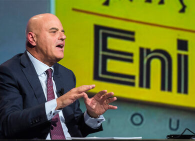 Eni, Descalzi va da Fraccaro a Chigi. L’ad vuole blindare la sua riconferma
