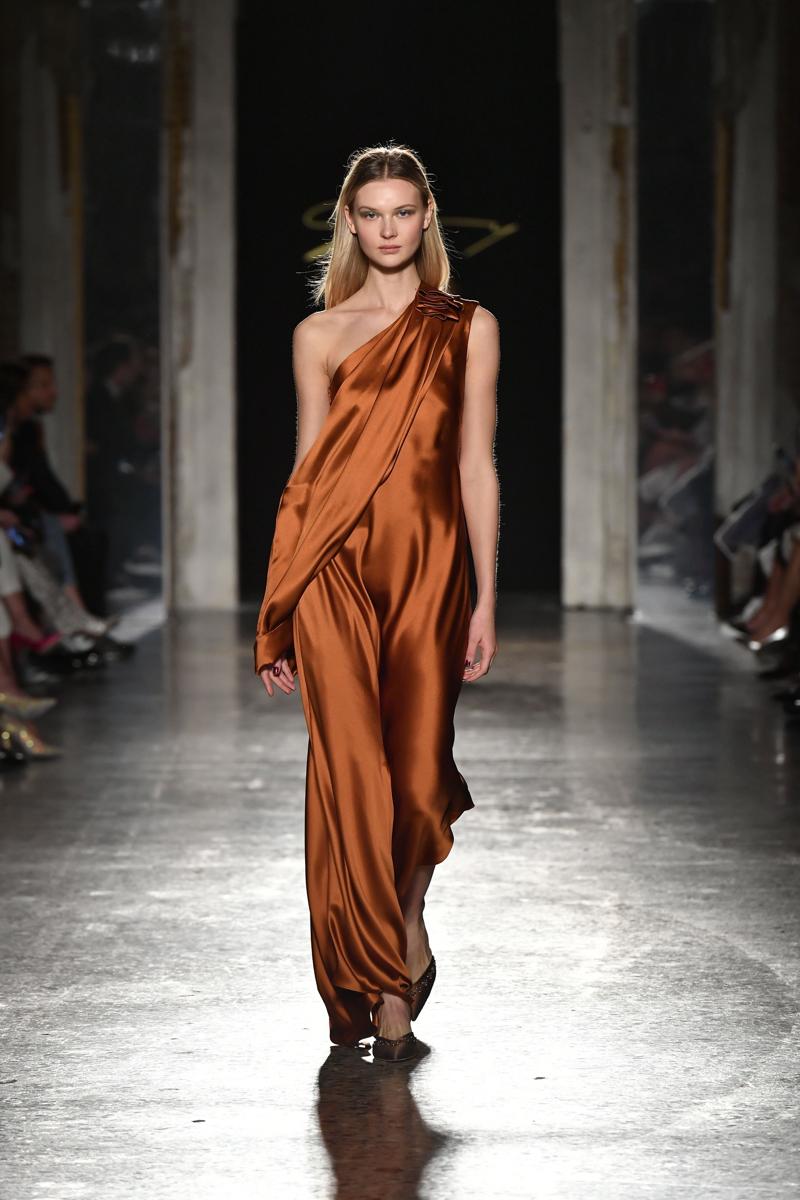 MFW. Genny, Prada e Moschino al top. Oggi Tod’s, Iceberg e Versace