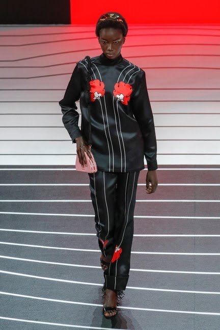 MFW. Genny, Prada e Moschino al top. Oggi Tod’s, Iceberg e Versace