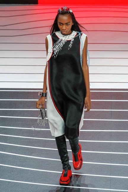 MFW. Genny, Prada e Moschino al top. Oggi Tod’s, Iceberg e Versace