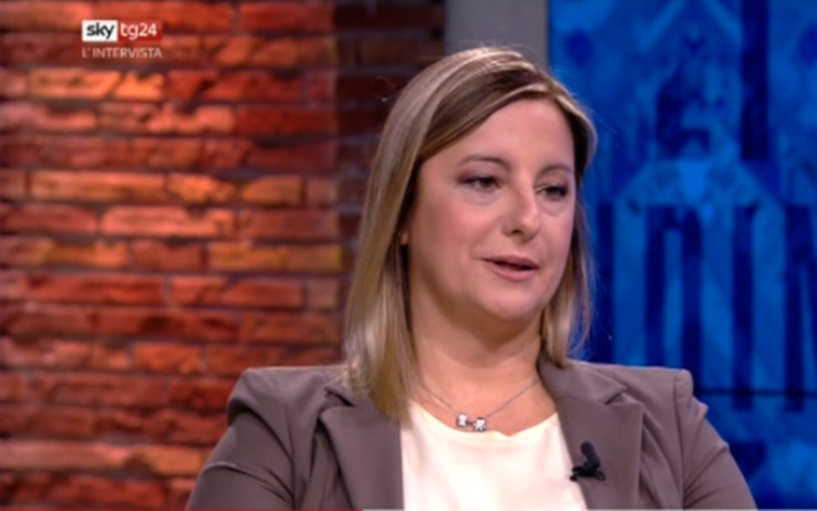 Raggi contro Lombardi: le due papesse M5S in rotta sulle elezioni a Roma 2021