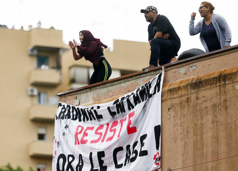 Case popolari agli occupanti abusivi: è legge a Roma. Pd fa il pieno di voti Case popolari agli occupanti abusivi: è legge a Roma. Pd fa il pieno di voti