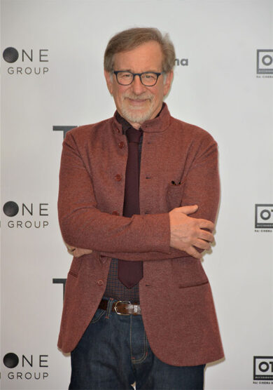 USA. Mikaela,la figlia di Steven Spielberg diventa pornostar e spogliarellista