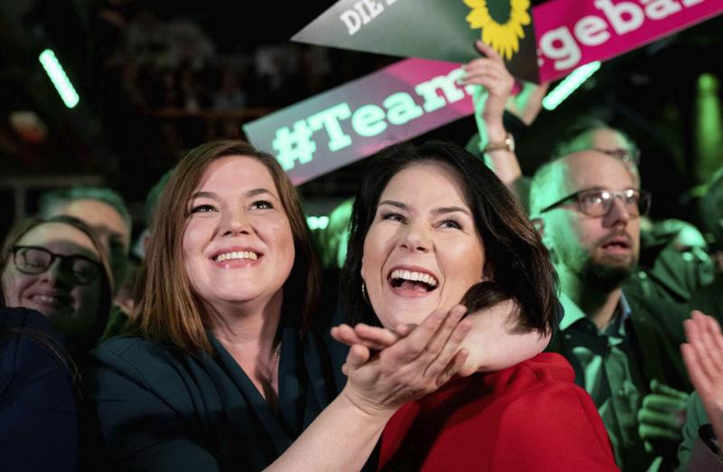 Elezioni regionali Amburgo: vince e sopravvive l’Spd. Boom dei Verdi, flop Afd Elezioni regionali Amburgo: vince e sopravvive l’Spd. Boom dei Verdi, flop Afd
