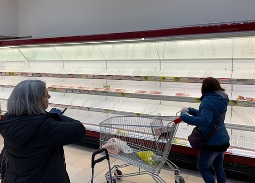 Coronavirus, psicosi a Milano: supermercati assaltati. FOTO Coronavirus, psicosi a Milano: supermercati assaltati. FOTO