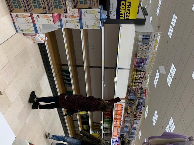 Coronavirus, psicosi a Milano: supermercati assaltati. FOTO Coronavirus, psicosi a Milano: supermercati assaltati. FOTO