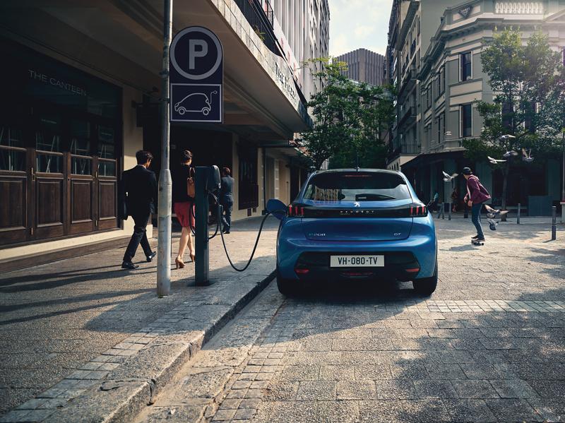 PEUGEOT e-208 ed e-2008, un nuovo modo di vivere l’auto elettrica PEUGEOT e-208 ed e-2008, un nuovo modo di vivere l’auto elettrica