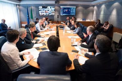 Lite con le Regioni, Conte isolato. Pd e renziani non seguono il premier