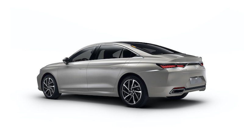 DS 9 E-TENSE, il savoir faire francese forgia una grande berlina DS 9 E-TENSE, il savoir faire francese forgia una grande berlina