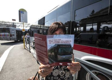 L’Atac si è persa un autobus: lo 044 non c’è più. Un’ora di vita rubata