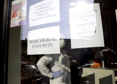 Coronavirus, disinfettanti nei locali pubblici: il Lazio ferma il commercio