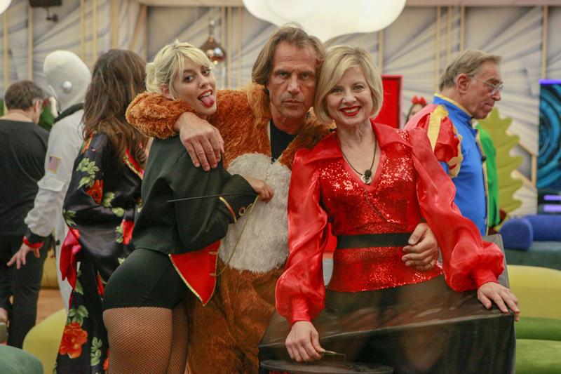 Grande Fratello Vip 4, VALERIA MARINI E ANTONELLA ELIA: SCONTRI E SCINTILLE. Gf Vip 4 news