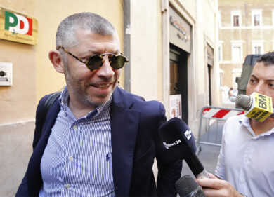 Di Maio e il Pd fanno fuori Scalfarotto.Il renziano verso le dimissioni