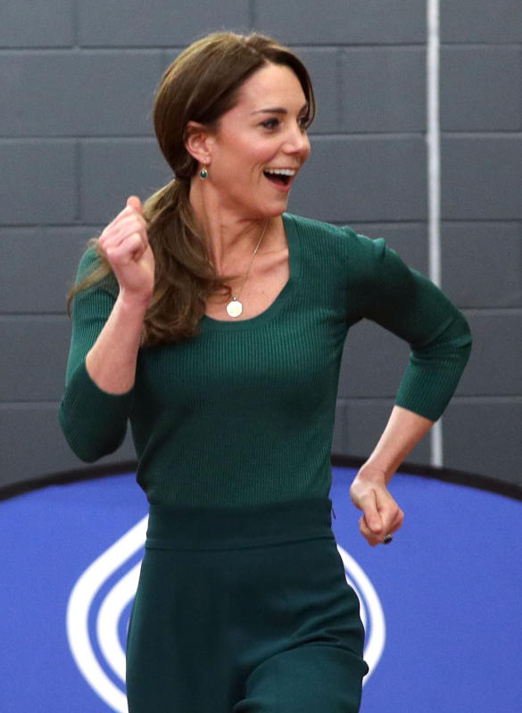 Kate Middleton magrissima in tuta, ma super chic-ROYAL FAMILY NEWS Kate Middleton magrissima in tuta, ma super chic-ROYAL FAMILY NEWS