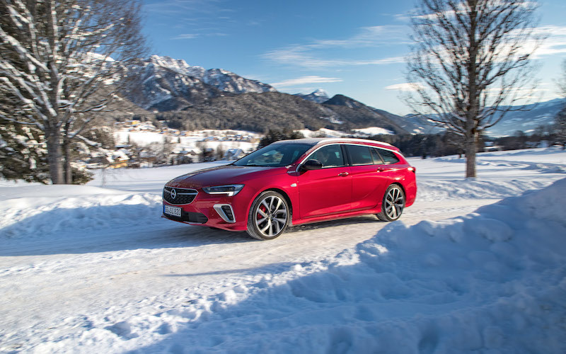 Nuova Opel Insignia GSi con trazione integrale avanzata, ordinabile da marzo Nuova Opel Insignia GSi con trazione integrale avanzata, ordinabile da marzo