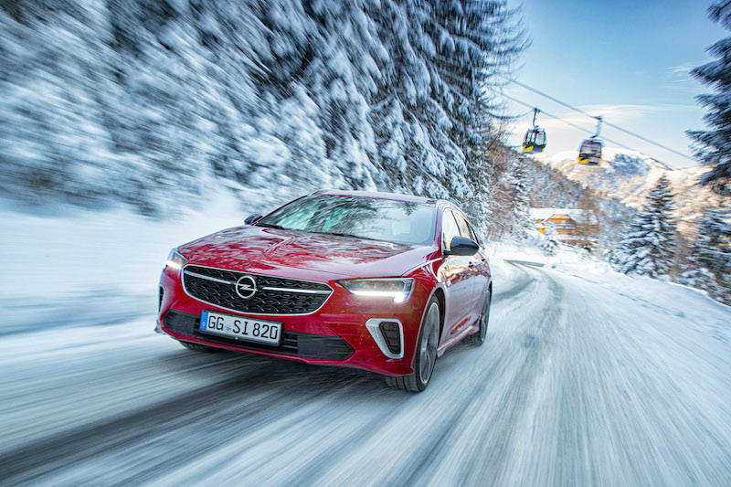 Nuova Opel Insignia GSi con trazione integrale avanzata, ordinabile da marzo Nuova Opel Insignia GSi con trazione integrale avanzata, ordinabile da marzo